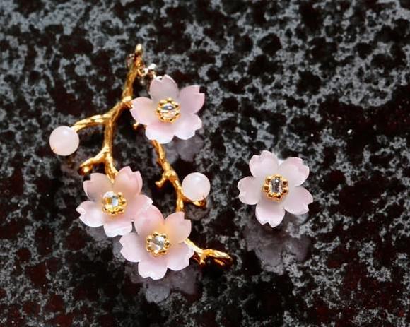 8gatu 桜の枝ピアス or イヤリング